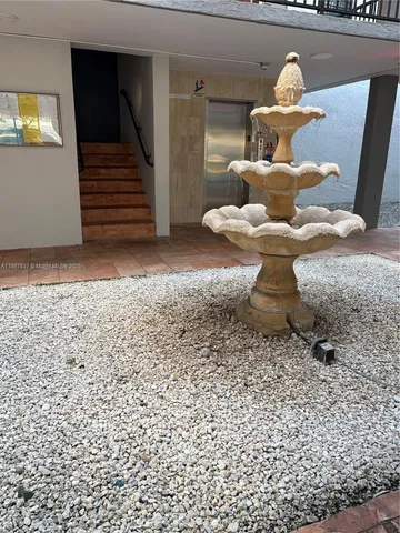 $239,000 | 30 East 39th Street, Unit 325, Hialeah, FL 33013