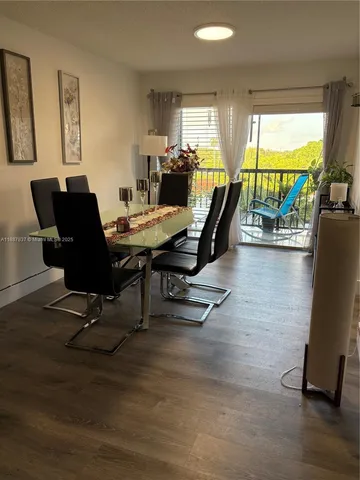 $239,000 | 30 East 39th Street, Unit 325, Hialeah, FL 33013