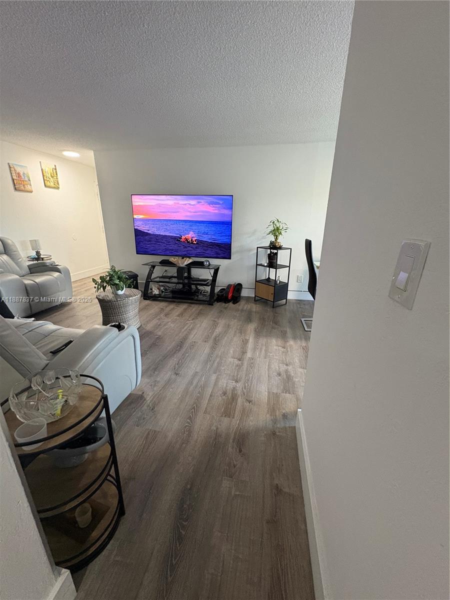 30 East 39th Street, Unit 325 Hialeah, FL 33013 - Photo 5 of 25