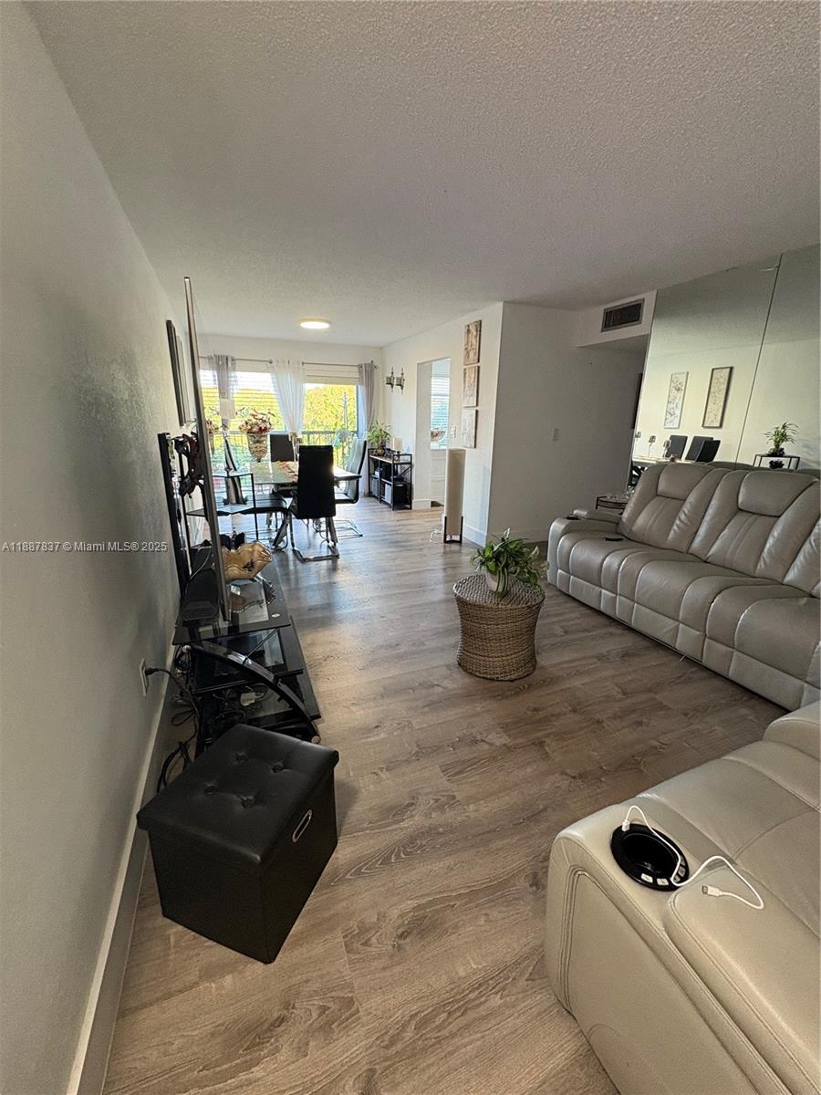 30 East 39th Street, Unit 325 Hialeah, FL 33013 - Photo 6 of 25