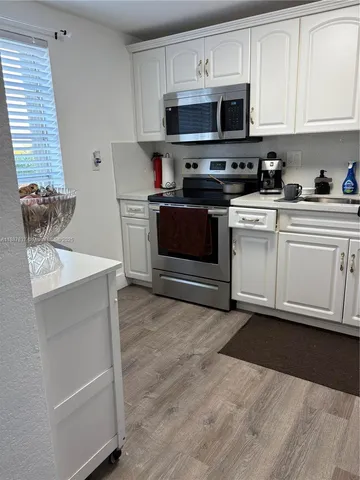 $239,000 | 30 East 39th Street, Unit 325, Hialeah, FL 33013