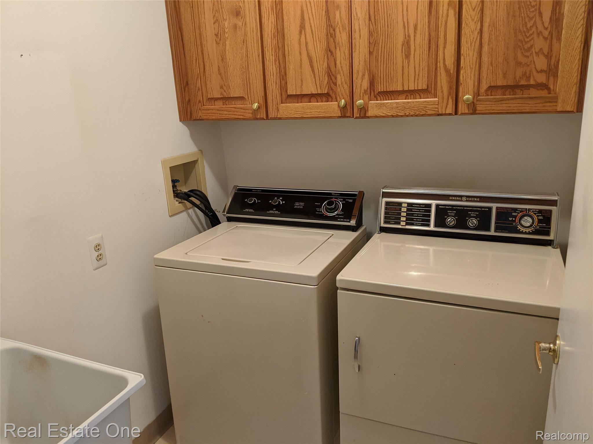 2203 London Bridge Drive Rochester, MI 48307 - Photo 19 of 26 IMG_20200108_115057.jpg