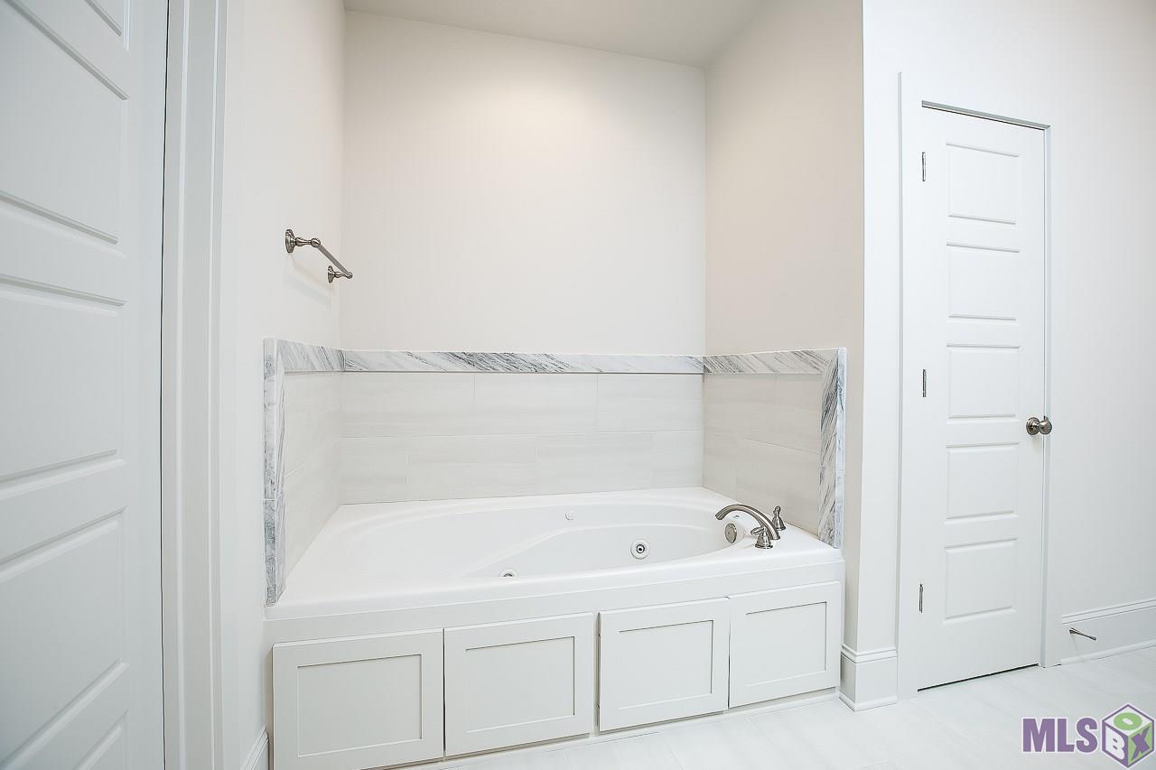 6519 Roux Drive Baton Rouge, LA 70817 - Photo 13 of 23
