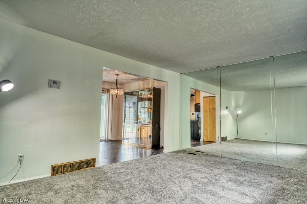 396 Skyview Road Cleveland, OH 44109 - Photo 8 of 35 Gallery Image 8