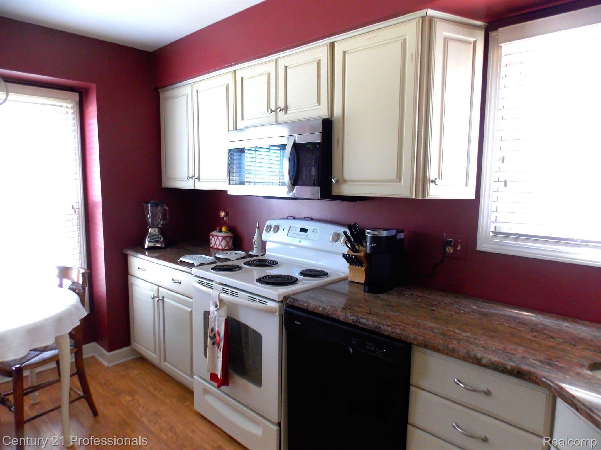 1580 Colony Drive Rochester, MI 48307 - Photo 16 of 28 Gallery Image 16