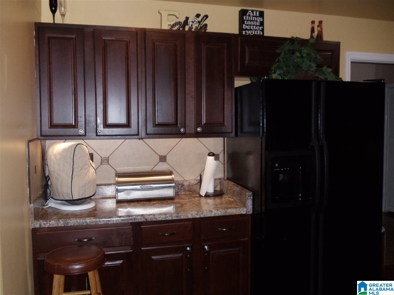 717 Glen Ridge Drive Fairfield, AL 35064 - Photo 6 of 16