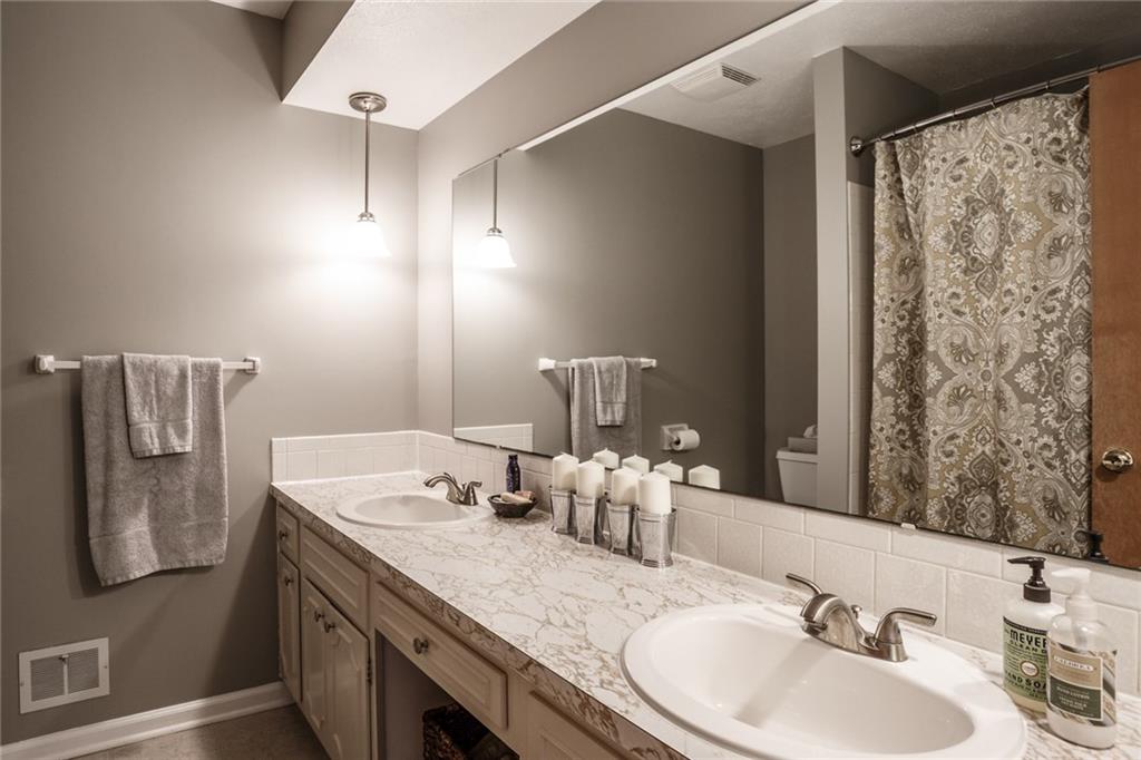 8629 Lancaster Road Indianapolis, IN 46260 - Photo 19 of 32 Gallery Image 19