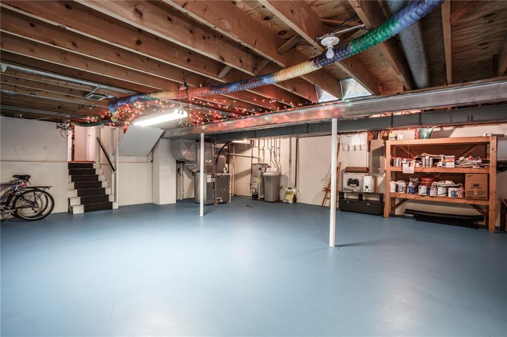 8629 Lancaster Road Indianapolis, IN 46260 - Photo 27 of 32 Gallery Image 27