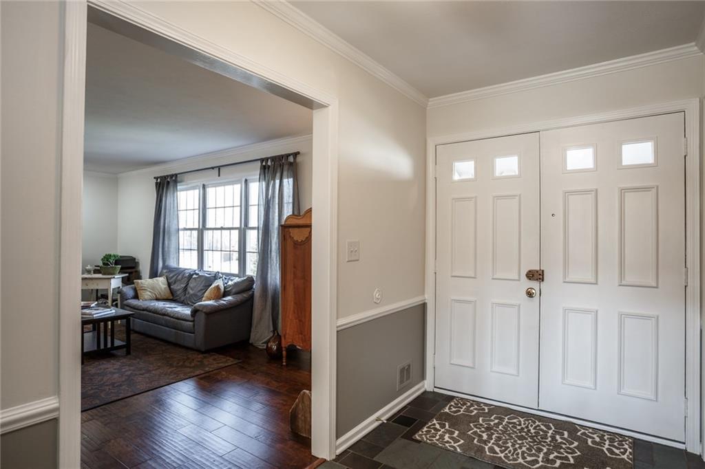 8629 Lancaster Road Indianapolis, IN 46260 - Photo 4 of 32 Gallery Image 4
