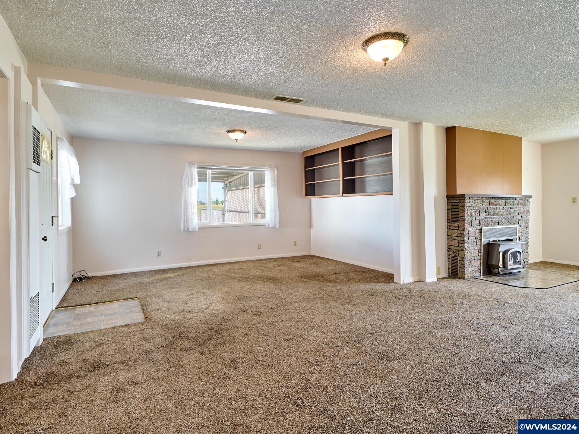 673 Howell Prairie Road Northeast Salem, OR 97317 - Photo 6 of 49 Gallery Image 6
