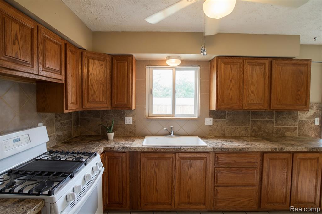 8040 Smith Road Gaines, MI 48436 - Photo 18 of 30