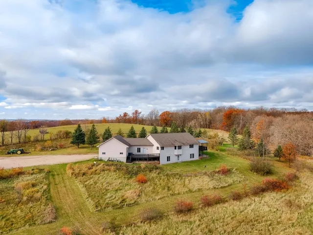 $689,000 | 49236 245th Avenue, Pelican Rapids, MN 56572