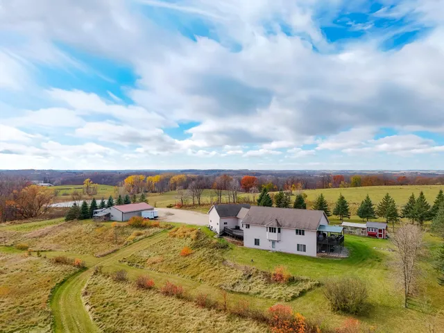$689,000 | 49236 245th Avenue, Pelican Rapids, MN 56572