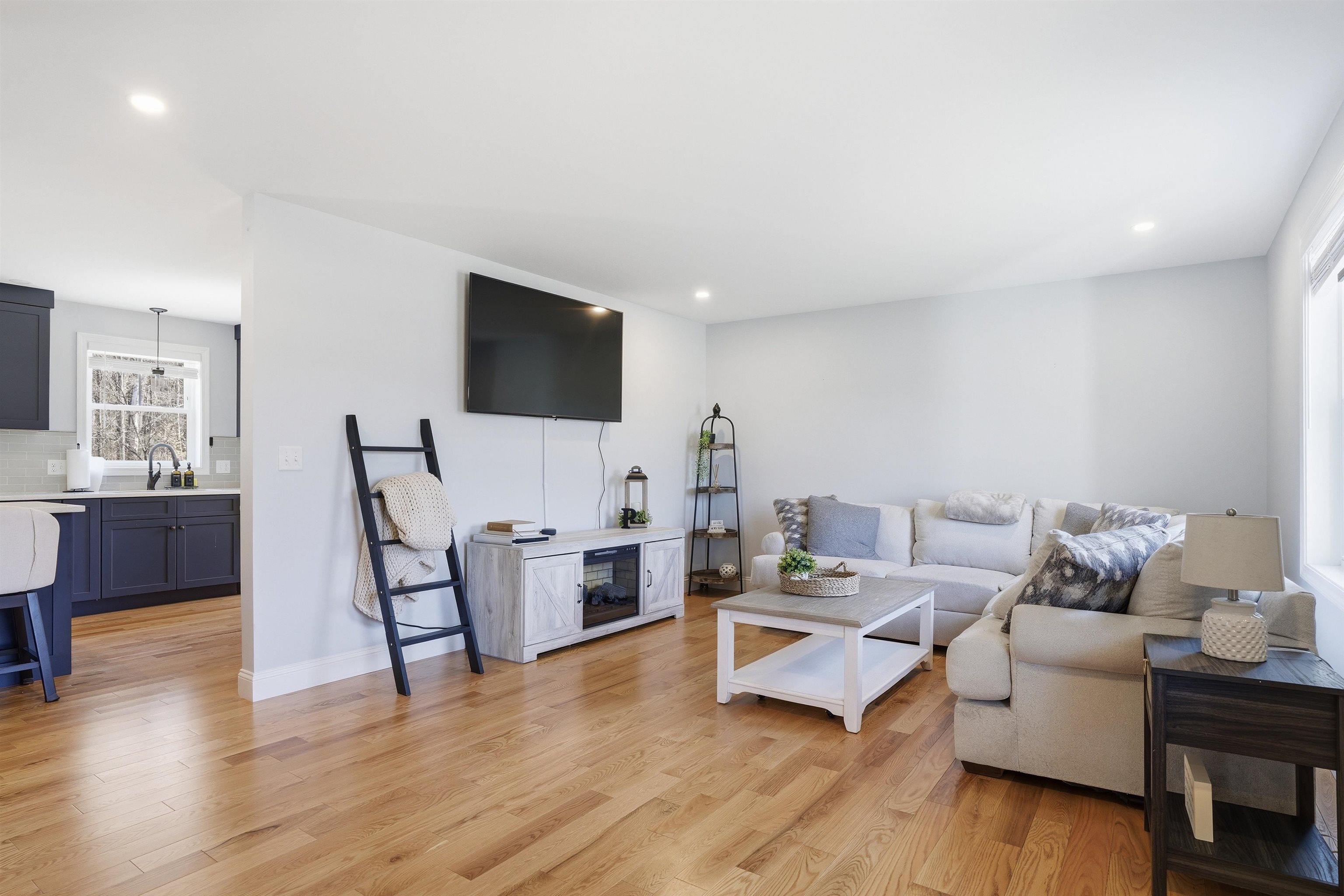 444 Pickering Road Rochester, NH 03867 - Photo 7 of 49