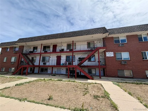 $995 | 1080 South Eliot Street, Unit 302, Denver, CO 80219