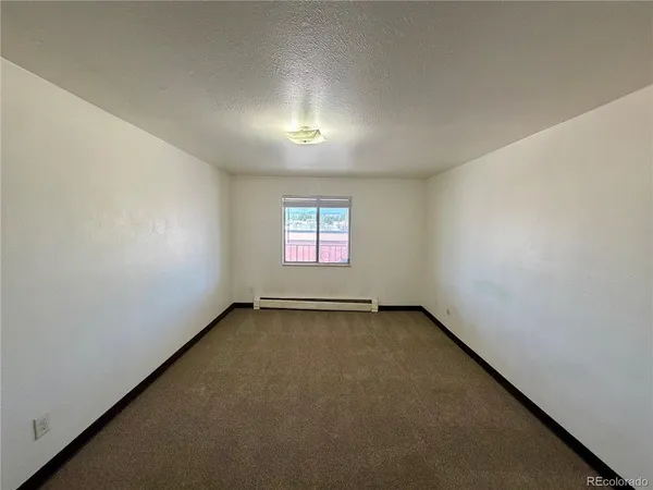 $995 | 1080 South Eliot Street, Unit 302, Denver, CO 80219