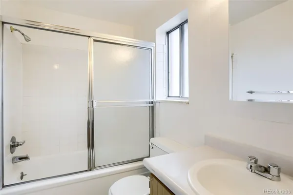 $995 | 1080 South Eliot Street, Unit 302, Denver, CO 80219