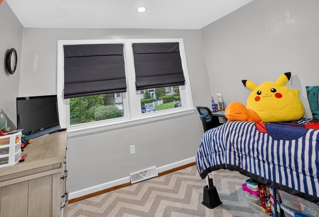 11 Geraldine Road Framingham, MA 01701 - Photo 18 of 30