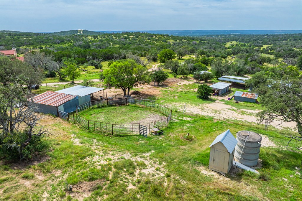 943 Stoneleigh Road Center Point, TX 78010 - Photo 4 of 34