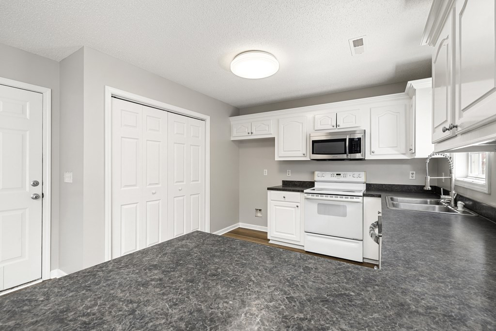 2425 Navigator Circle Dalzell, SC 29040 - Photo 11 of 37