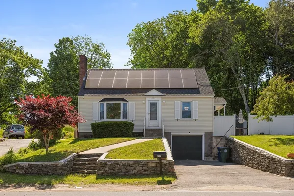 $475,000 | 207 Washington Street, Leominster, MA 01453