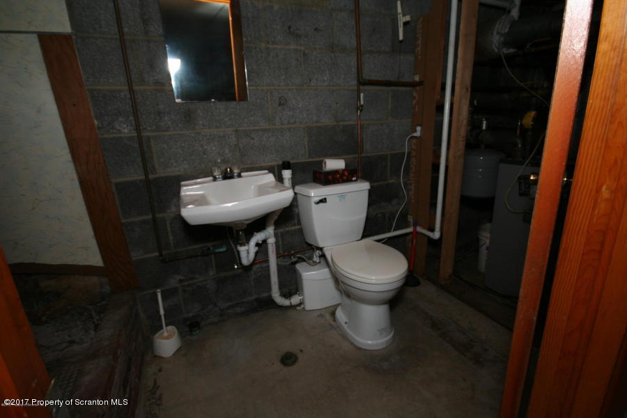 159 Decker Road Jermyn, PA 18433 - Photo 12 of 14 3/4 Bathroom