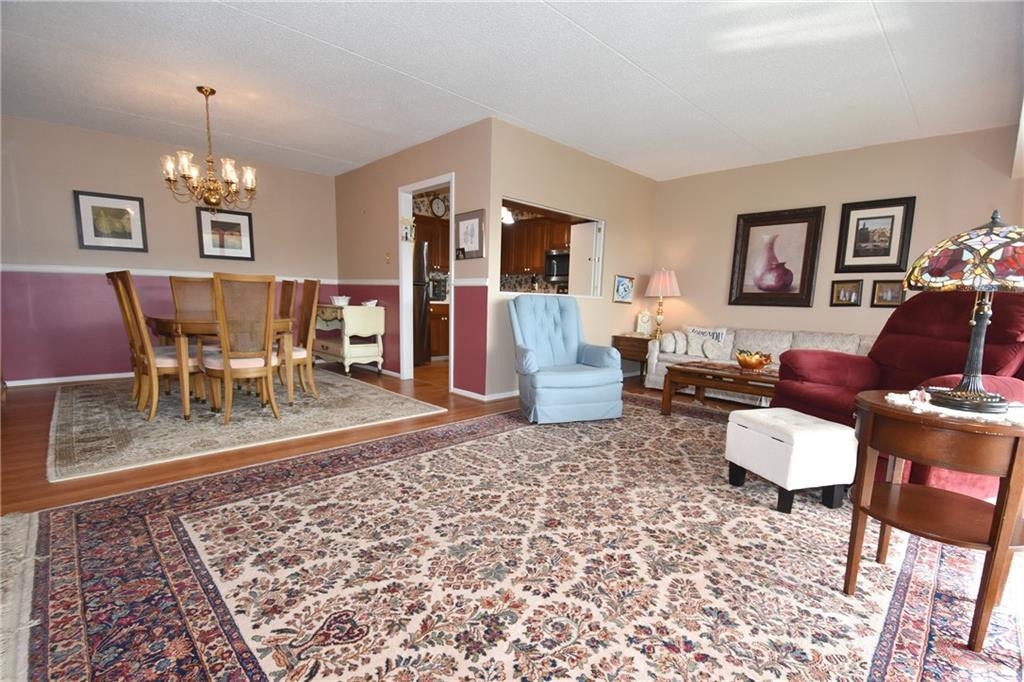 2160 Greentree Road, Unit 707W Pittsburgh, PA 15220 - Photo 5 of 23 Plenty of Open Space!