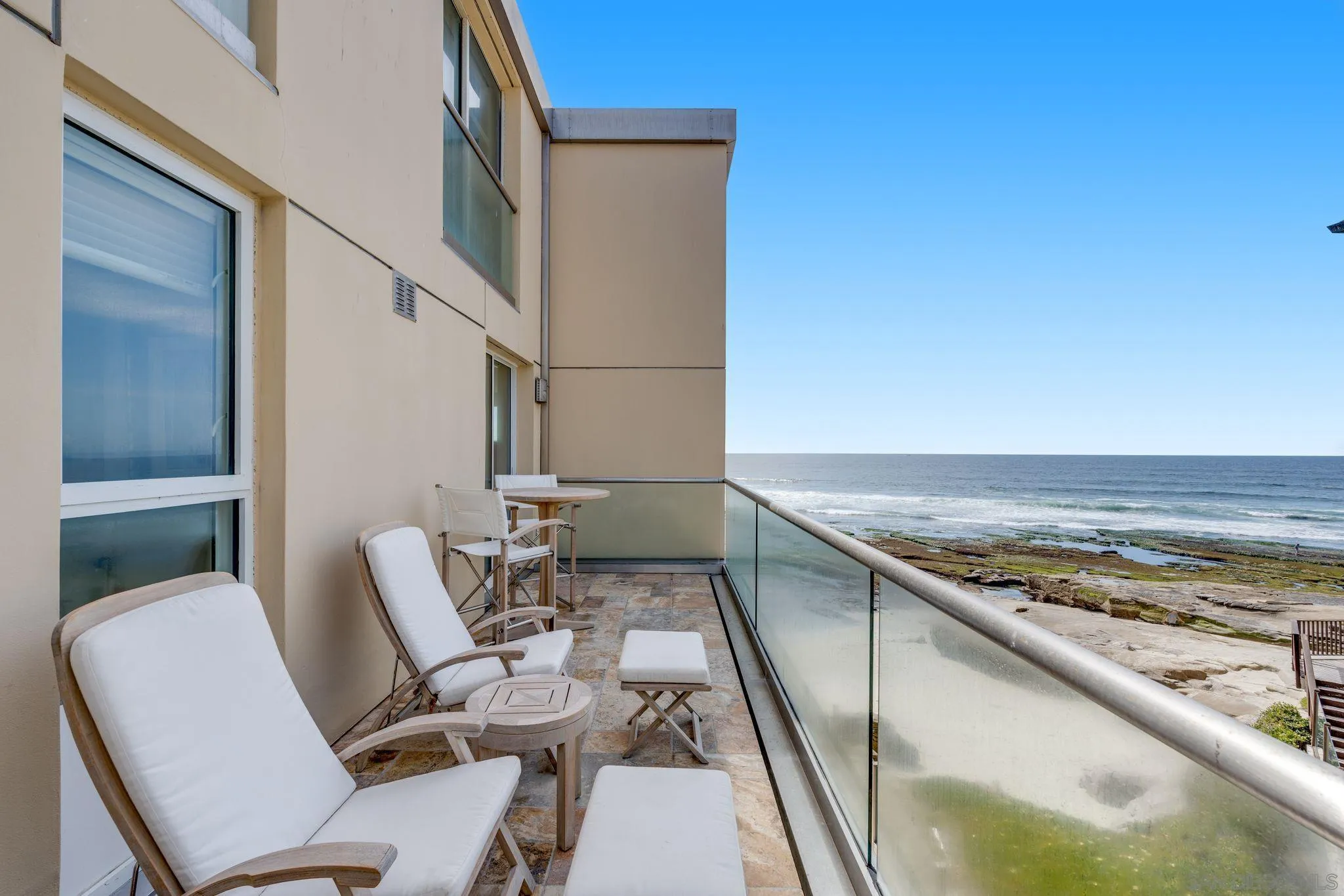 202 Coast Boulevard, Unit 6 La Jolla, CA 92037 - Photo 10 of 22 a living room with furniture