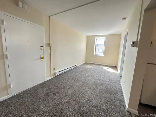 $1,800 | 259 Main Street, Unit 2, Farmingdale, NY 11735