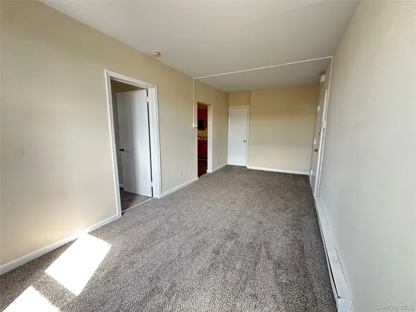 $1,800 | 259 Main Street, Unit 2, Farmingdale, NY 11735