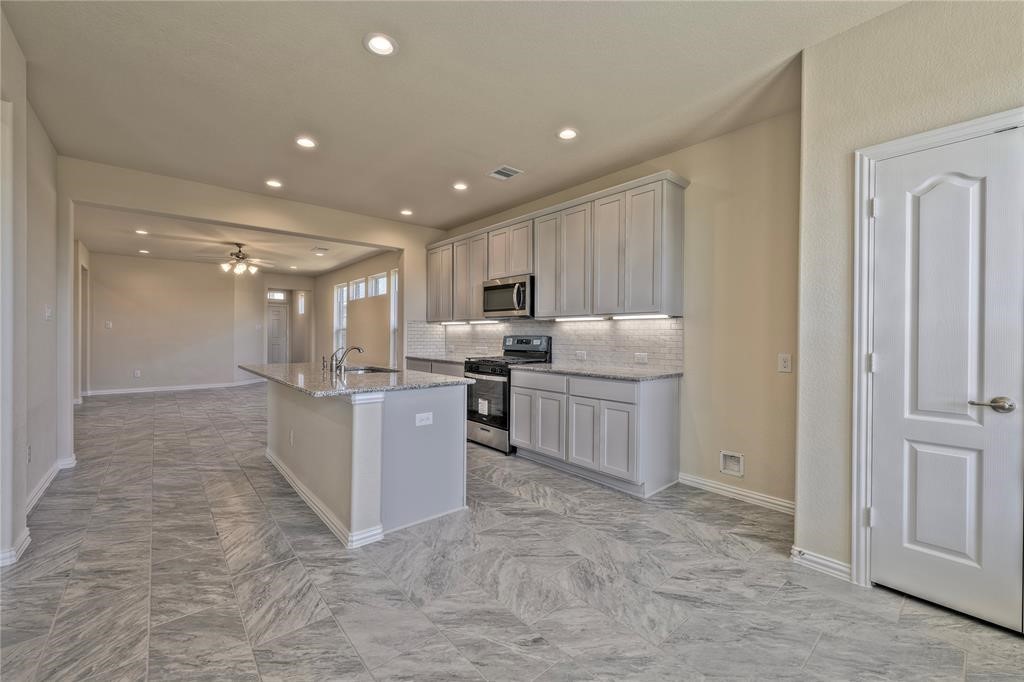 13201 Dancing Reed Drive Texas City, TX 77568 - Photo 5 of 18