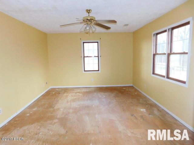 21925 Knob Prairie Road Thompsonville, IL 62890 - Photo 11 of 24 Gallery Image 11