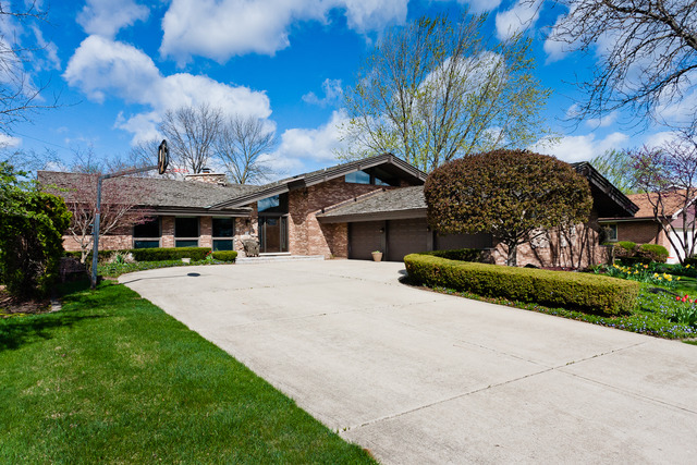 13010 Winnebago Road Palos Heights, IL 60463 - Photo 1 of 25 Gallery Image 1