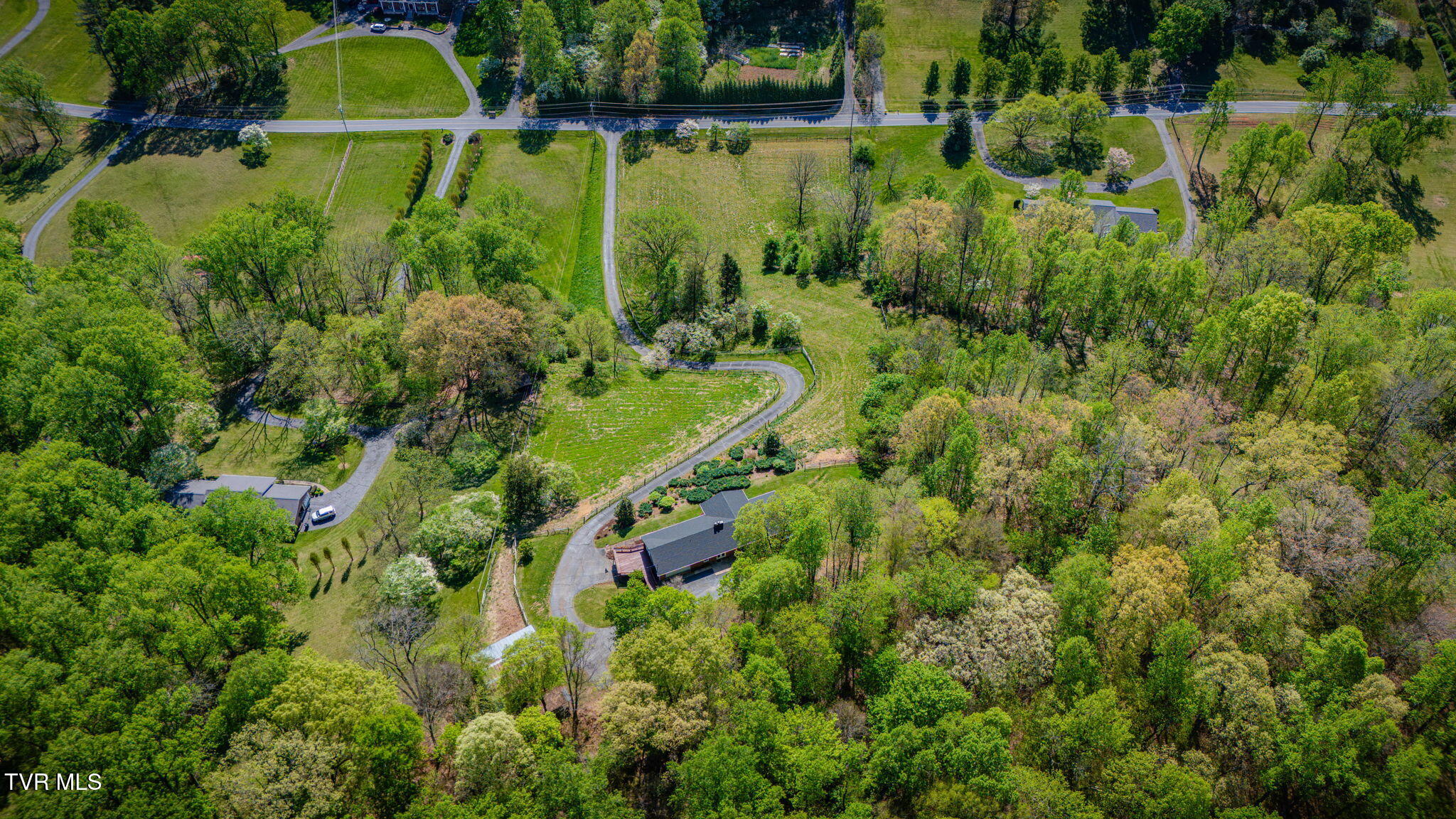 512 Hidden Valley Road Kingsport, TN 37663 - Photo 50 of 55 106