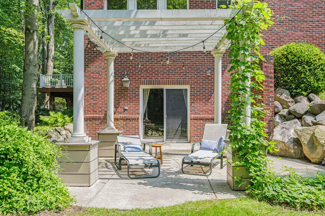 $1,250,000 | 290 Shelby Court, Saline, MI 48176