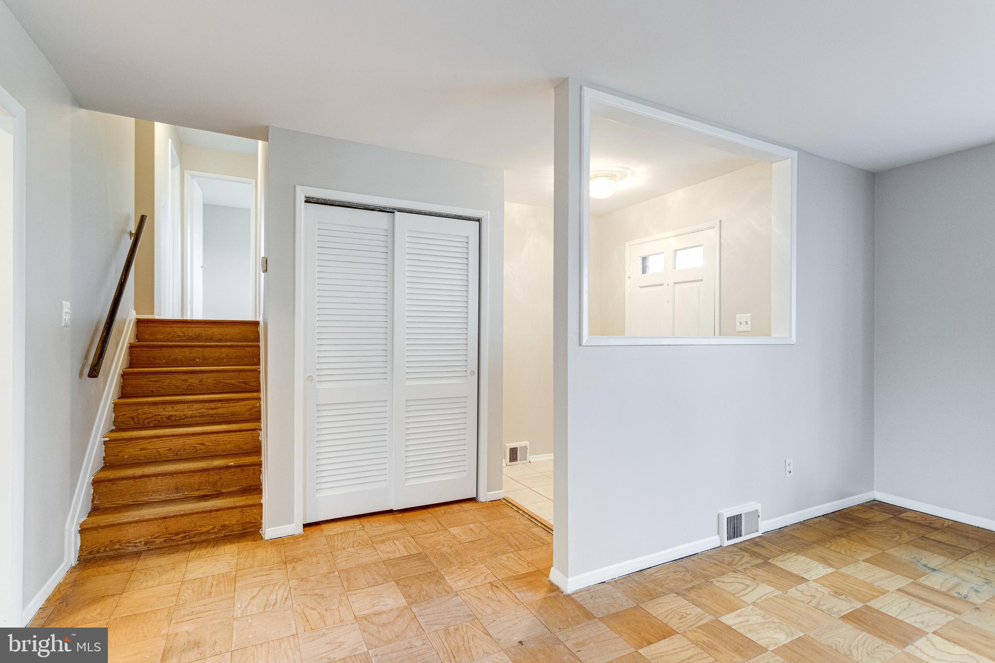 5206 Kipling Street Springfield, VA 22151 - Photo 3 of 62