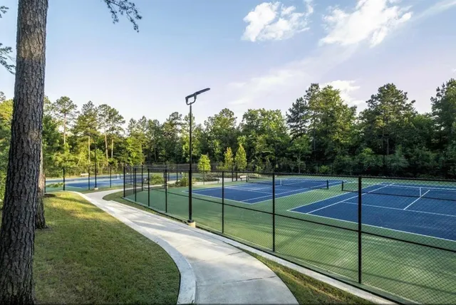 a view of a tennis court