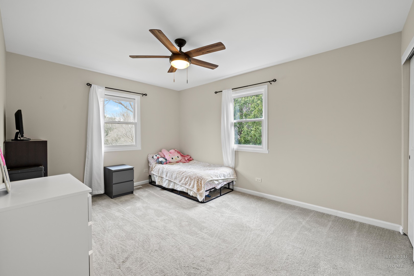831 Chestnut Court Marengo, IL 60152 - Photo 16 of 29 a spacious bedroom with a bed and a window
