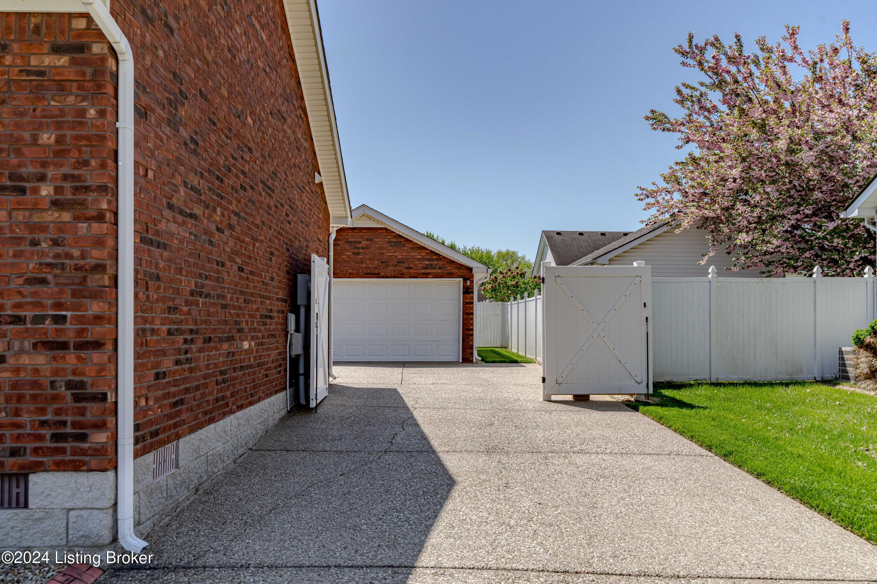 235 Forest Ridge Drive Mount Washington, KY 40047 - Photo 48 of 54 DSC01867
