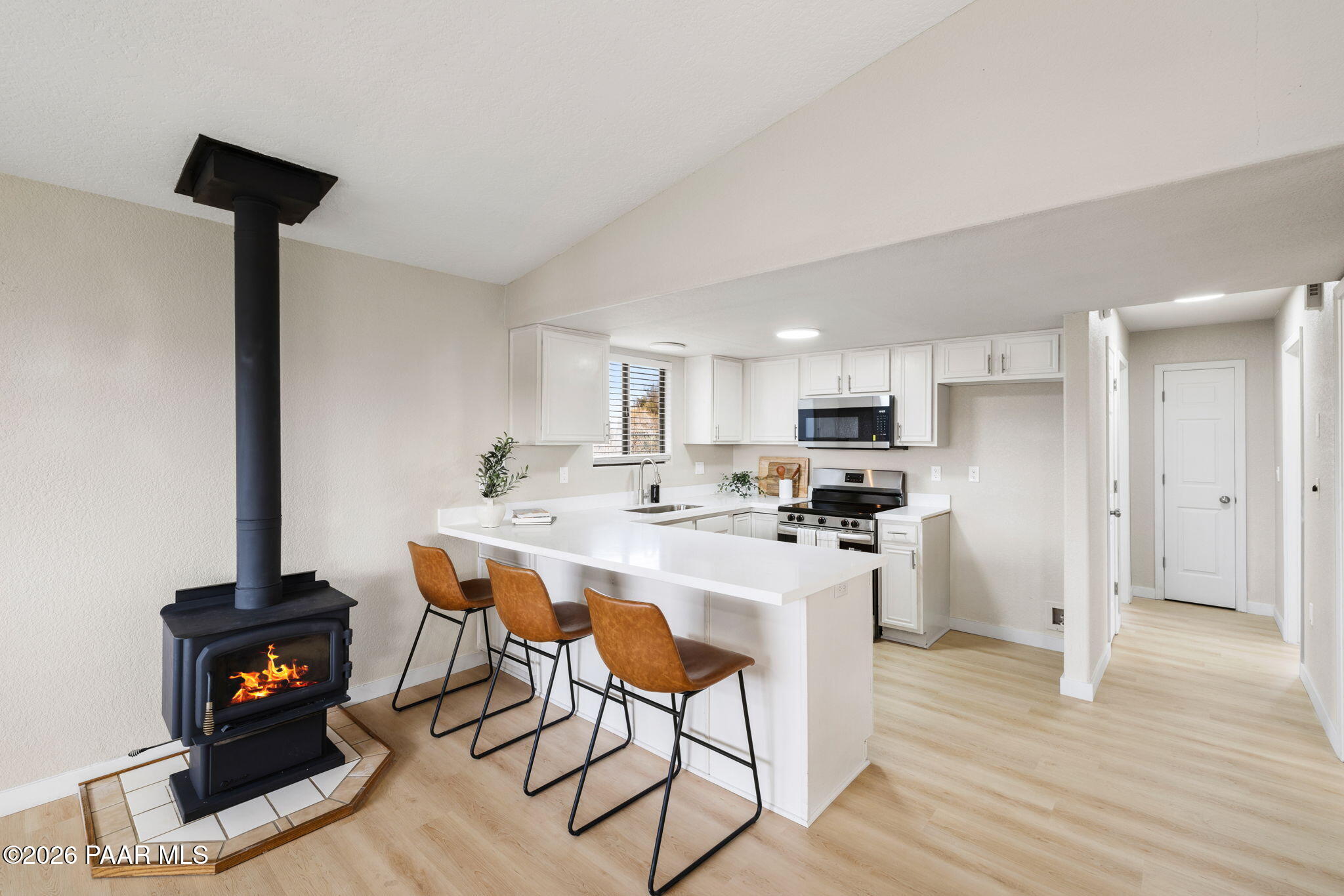 20102 East Antelope Road Mayer, AZ 86333 - Photo 5 of 24 9-Kitchen