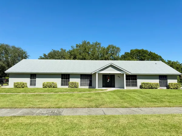 $450,000 | 411 West Avenida Del Rio, Clewiston, FL 33440