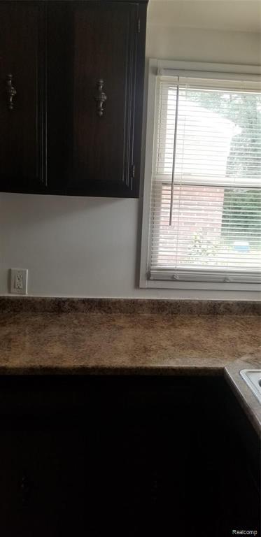 565 Longfellow Inkster, MI 48141 - Photo 10 of 19