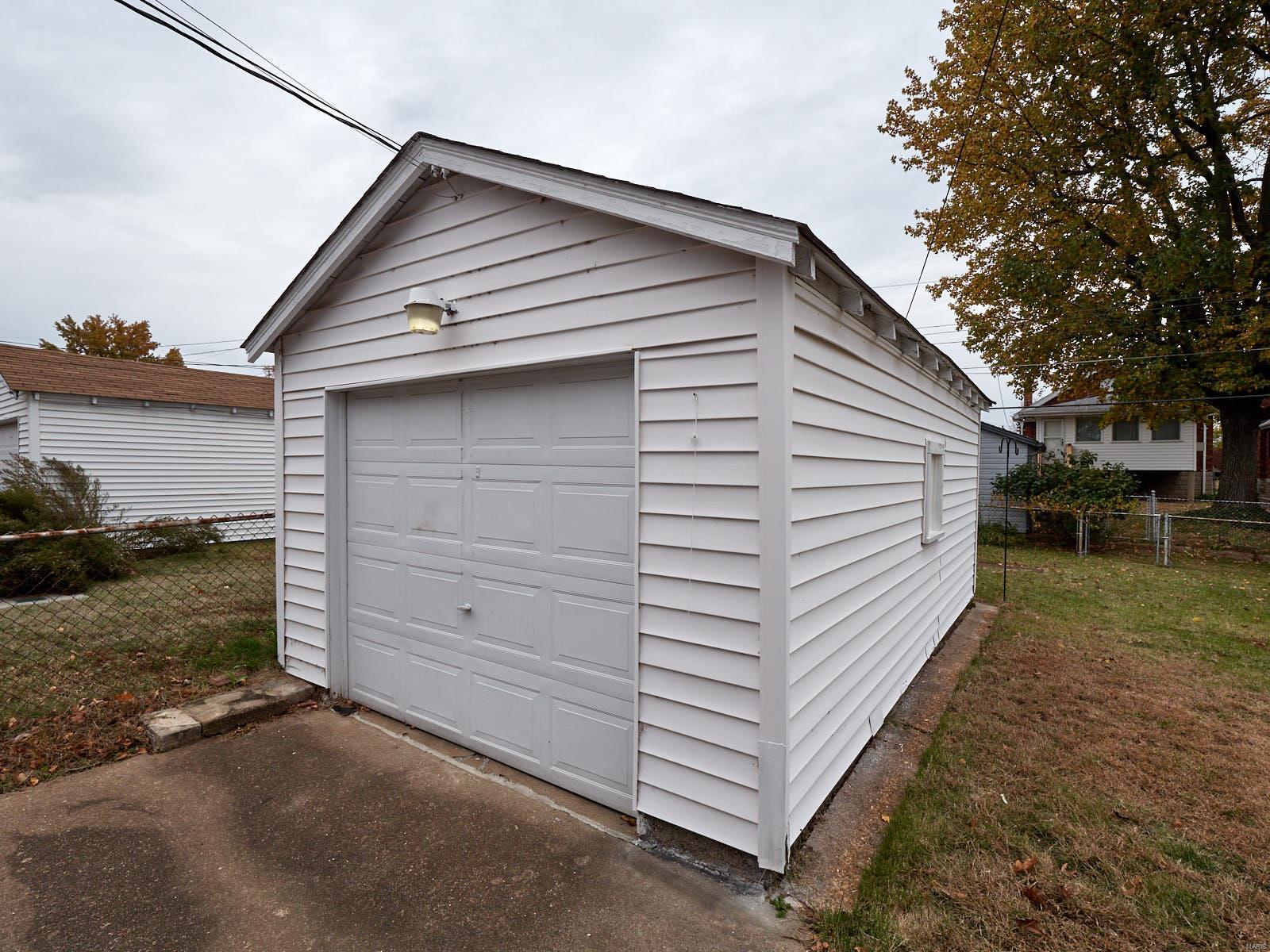 9324 MacKenzie Road St. Louis, MO 63123 - Photo 17 of 19