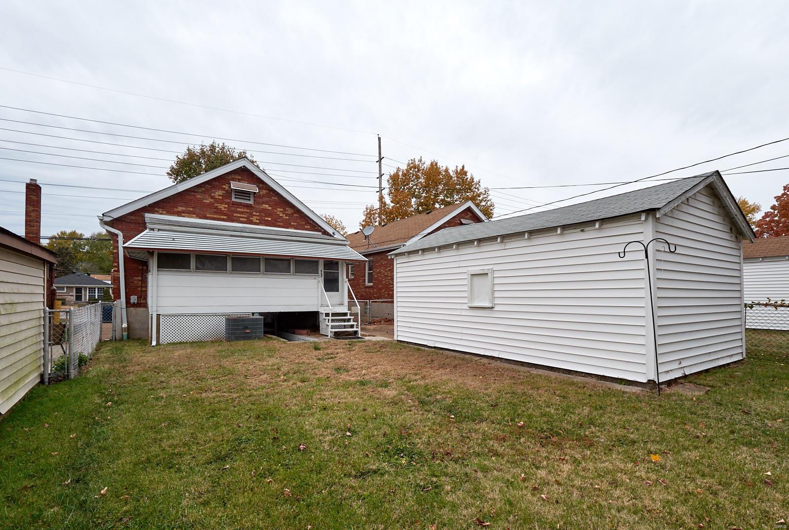 9324 MacKenzie Road St. Louis, MO 63123 - Photo 19 of 19