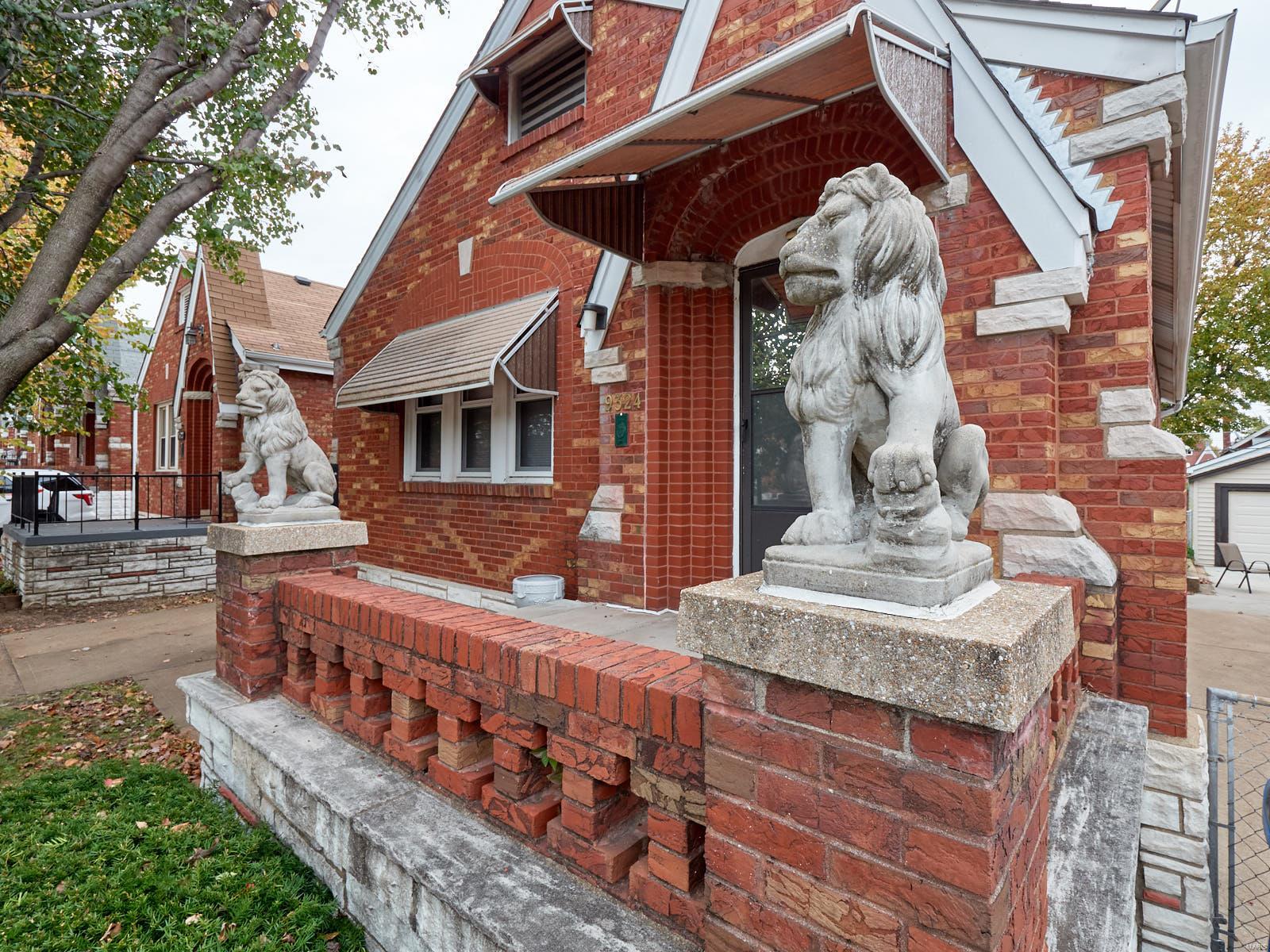 9324 MacKenzie Road St. Louis, MO 63123 - Photo 3 of 19