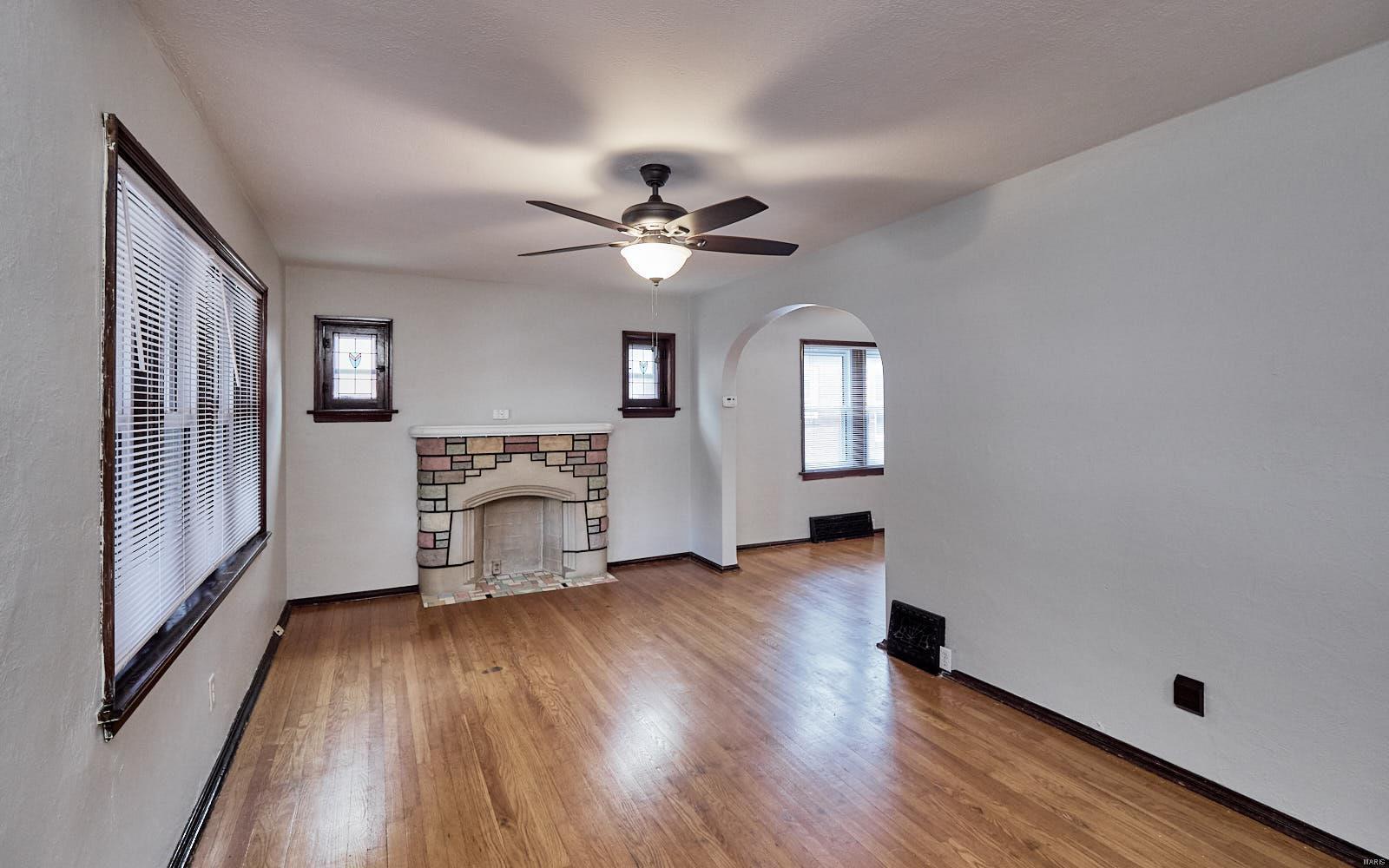 9324 MacKenzie Road St. Louis, MO 63123 - Photo 4 of 19