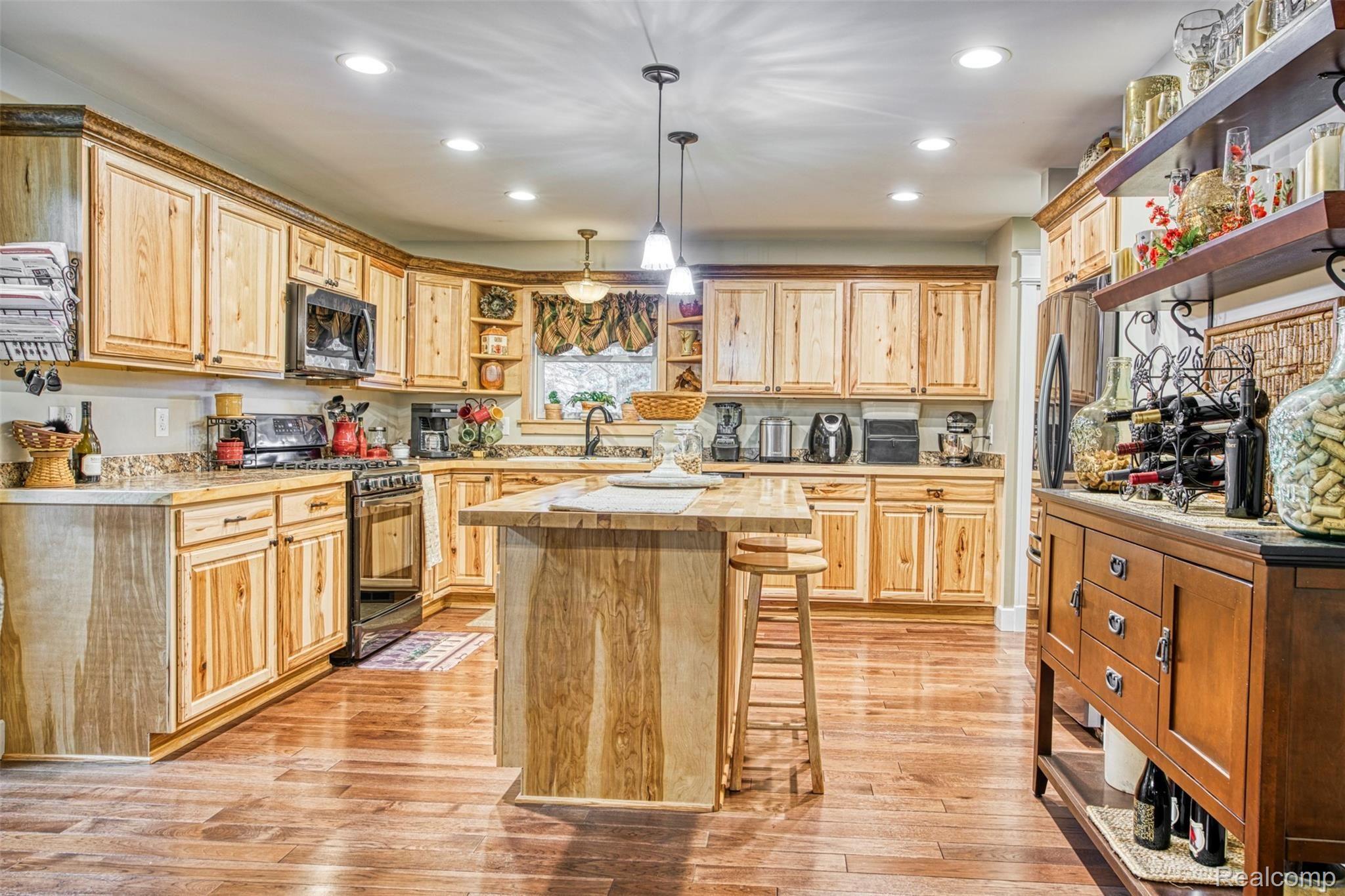 4033 Hogback Road Fowlerville, MI 48836 - Photo 9 of 38 DSC03728_17.jpg
