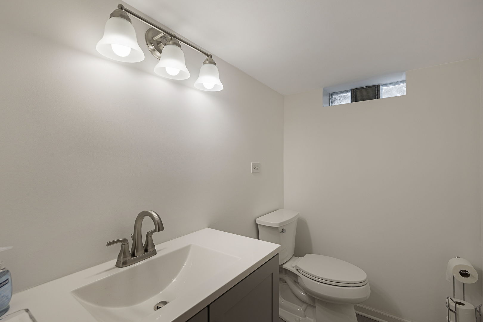 7636 West Rosedale Avenue Chicago, IL 60631 - Photo 15 of 20