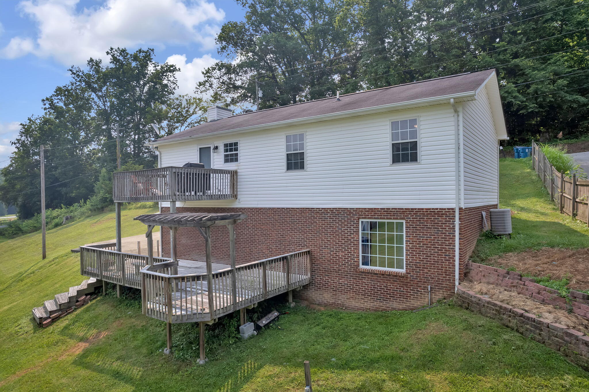 208 Mitchell Road Kingsport, TN 37663 - Photo 25 of 32 31-web-or-mls-DJI_0682