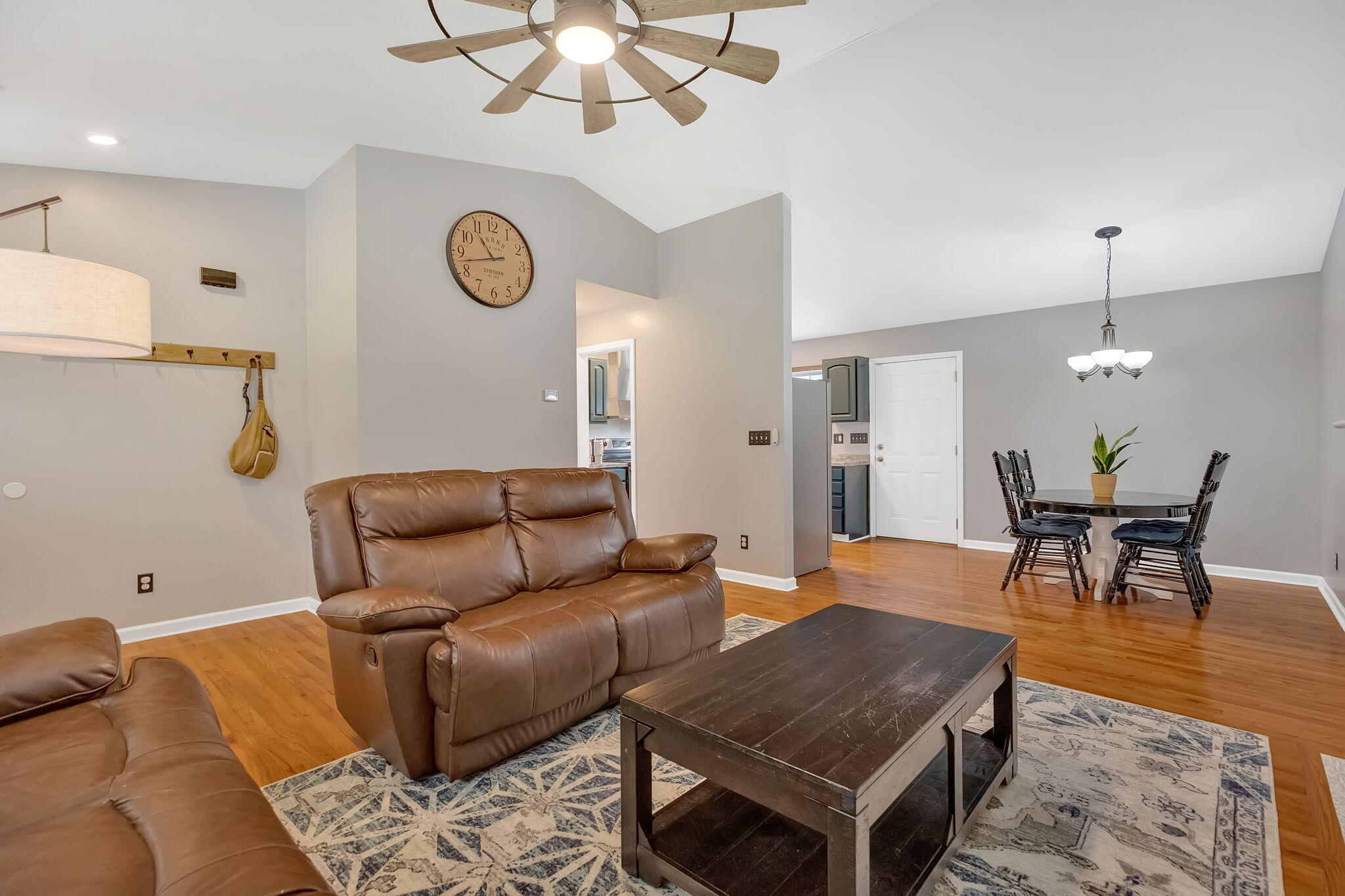 208 Mitchell Road Kingsport, TN 37663 - Photo 5 of 32 17-web-or-mls-217A8443